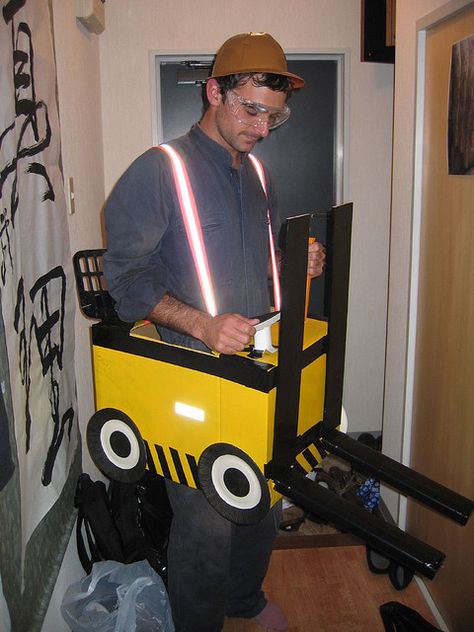 Forklift Costume, Surprise Man, Semi Truck Costume Diy, Excavator Wagon Costume, Construction Vehicle Costume Diy, Forklift Humor, Best Group Halloween Costumes, Forklift Safety, Cardboard Car