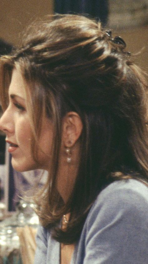 Hairstyles Jennifer Aniston, 90s Hairstyles Grunge, Dark Hair Short, Jennifer Aniston Haircut, 90s Hairstyles Short, Square Jawline, Rachel Green Hair, Exotic Hair Color, 90s Haircuts