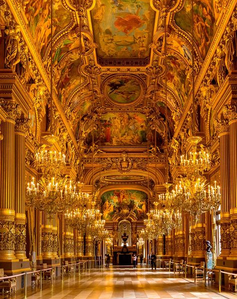 Maravillas de Francia Patrimonio de la Humanidad - Foto 7. Palacio de Versalles Diy Hanging Shelves, Opulent Interiors, Travel Inspo, Eiffel Tower Inside, Wonderful Places, Barcelona Cathedral, Eiffel Tower, Luxury Design, New World