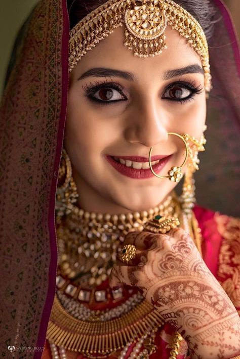 Indian Bride Poses, Indian Wedding Makeup, Indian Bride Makeup, Indian Wedding Bride, Kerala Bride, Bridal Photography Poses, Indian Bridal Photos, Bride Photoshoot, Bridal Makeup Wedding