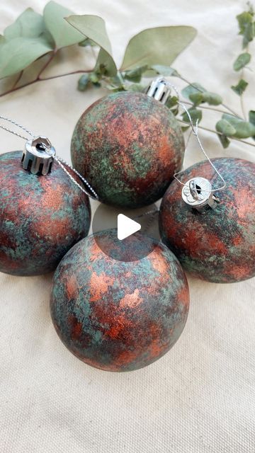 ISOSCELLA | Interiors & DIY on Instagram: "There are so many lovely metal and rustic baubles around at the mo but they’re so heavy and expensive. Here’s how I upcycled some old blue baubles to create my own patinated copper effect baubles - all the details are on the blog 🔝✨  #christmas #upcycle #christmasdecor #christmasdecorations #diychristmas #diyprojects #diy #recycle #christmastree #christmascrafts #diyblogger #christmas2022 #bauble #copperpatina #myhousebeautiful #christmascountdown #myhousethismonth #craftmyhome #craftersgonnacraft #makersgonnamake #shadesofdiy" Christmas Upcycle, Blue Baubles, Old Nail Polish, Copper Patina, Diy Recycle, Create Diy, Christmas Countdown, Crushed Velvet, Diy Christmas