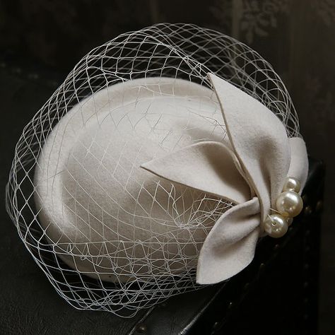 Retro Vintage 1950s Fascinator Hat Audrey Hepburn Kate Middleton Women's Cosplay Costume Masquerade Party / Evening Hat 2023 - US $34.99 Evening Hat, Wedding Headwear, Wholesale Hats, Wedding Party Flowers, Veiled Hats, Womens Cosplay, Face Veil, Wedding Tea, Berets Cap