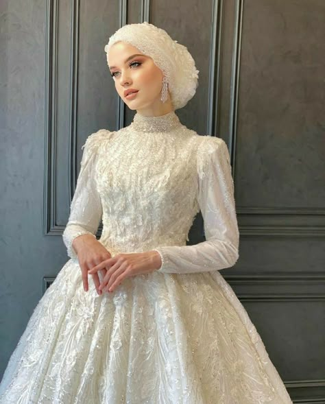 Turban Hijab For Wedding, Hijab For Bride Style, Turban Hijab Wedding Brides, Turban Wedding Styles, Wedding Bazin Style, Hijabi Bridal Dress, Dream Wedding Dresses Hijab, Wedding Dresses Islamic, Turban Bride