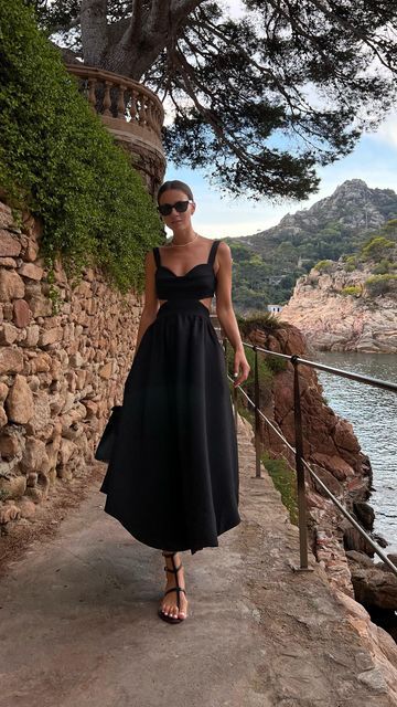 Beach Holidays Outfit, Black Resort Wear, Brunch Attire, Beach Holiday Outfits, Resort Looks, Spain Outfit, Advertising Clothing, Soft Dresses, Dress Western