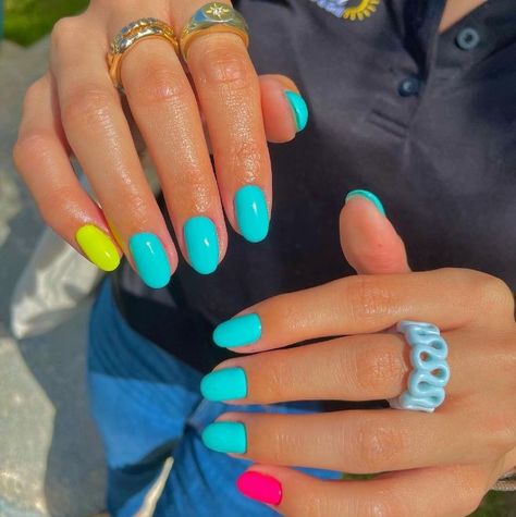 August Nails, Summery Nails, Cute Gel Nails, Bright Nails, Get Nails, Neon Nails, Dipped Nails, Funky Nails, Chic Nails