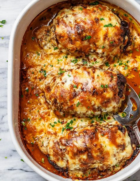 French Onion Chicken Casserole - #chicken #recipe #eatwell101 - This chicken casserole makes a delicious and satisfying everyday meal for busy families. #keto #lowcarb - #recipe by #eatwell101 French Onion Chicken Casserole, Onion Chicken Casserole, Ketogenic Meals, Casserole Chicken, French Onion Chicken, Cauliflower Steaks, Onion Chicken, Pan Meals, Diet Vegetarian