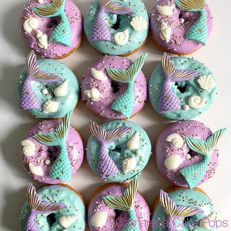 Donut Decorating Ideas, Fancy Donuts, Chocolate Covered Pretzel Rods, Mermaid Birthday Party Decorations, Cute Christmas Cookies, Mermaid Theme Birthday Party, Mermaid Birthday Cakes, Birthday Party Treats, Donut Birthday Parties