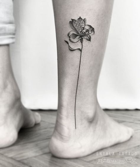 entala tattoo on Instagram: “Alstroemeria for Basia 🥀…” Peruvian Lily Tattoo, Alstroemeria Tattoo, Lilies Tattoo, Rose Tattoo On Side, Tattoos Foot, Baby Angel Tattoo, Pattern Tattoos, Bloom Tattoo, Mum Tattoo