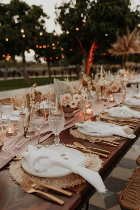 Tulum Wedding Reception, Wedding Beach Table Decor, Acre Baja Wedding, Tan Wedding Decor, Tulum Wedding Decor, Boho Beach Wedding Reception, Bvi Wedding, Dreams Tulum Wedding, Cabo Beach Wedding