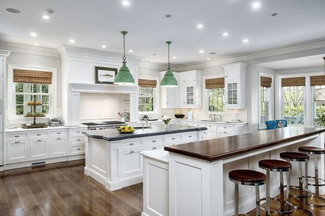 Large kitchen with 2 islands and bay window White Kitchen Interior Design, White Kitchen Interior, Beautiful White Kitchens, Kitchen Layouts With Island, Natural Wood Kitchen, Kitchen Ikea, Kitchen Design Pictures, White Kitchen Island, Large Kitchen Island