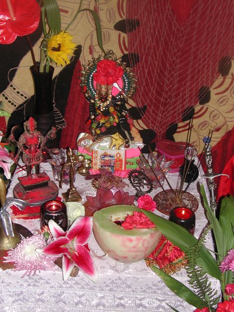 Kali Puja, Kali Maa, Shrines Art, Mother Kali, Divine Goddess, African Spirituality, Divine Mother, Home Altar, Healthy Diet Recipes