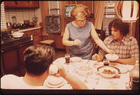 The Anthony Brunos at Dinner in Their Well-Kept Home at 39 Neptune Road Vintage House Plans, Still Picture, National Archives, Native American History, Kitchen Themes, British History, African American History, Us Presidents, The 70s