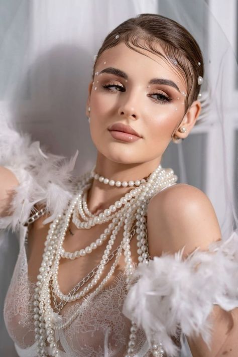 Greek Goddess Aesthetic, Pearl Outfit, Outdoor Christmas Decoration Ideas, Outdoor Decoration Ideas, Goddess Aesthetic, Christmas Decoration Ideas, Model Outfit, Photographs Ideas, Beauty Shoot