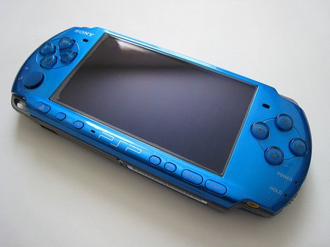 Psp 3000 Aesthetic, Psp Aesthetic, Gadgets Aesthetic, Psp 3000, Gaming Aesthetic, Gamer Bedroom, Nostalgia 2000s, Amazon Account, Retro Handheld