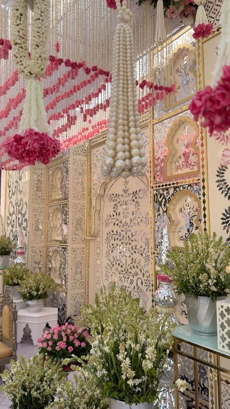 Masoom Minawala, Indoor Wedding Decorations, Small Wedding Decor, Ad Earrings, Wedding Decor Photos, Wedding Entrance Decor, Lights Wedding Decor, Wedding Stage Design, Desi Wedding Decor