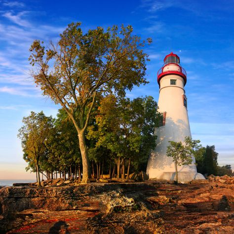 From Kellys Island to Sandusky to Put-in-Bay, these quaint Ohio towns on Lake Erie are perfect for a getaway. Kellys Island, Vermillion Ohio, Lake Erie Ohio, Marblehead Lighthouse, Kelleys Island, Put In Bay, Ohio Travel, Fall Break, Cedar Point