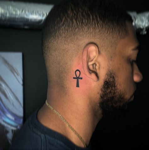 Ankh Neck Tattoo, Crown Neck Tattoo, Back Ear Tattoo, Simple Neck Tattoos, Cross Tattoo Neck, Simple Tattoo With Meaning, Beautiful Spine Tattoos, Front Neck Tattoo, Word Tattoo Ideas