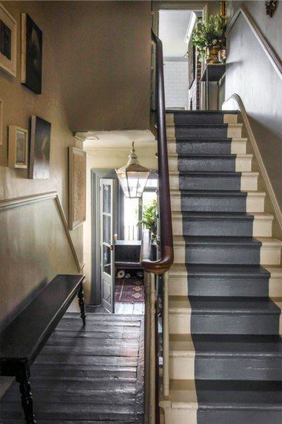 Stairs White, Black Hallway, Painted Staircases, Staircase Storage, Hallway Designs, Decor Ikea, Painted Stairs, Foyer Decorating, Wooden Staircases