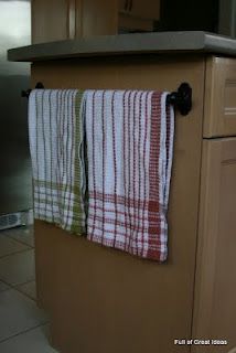 towel rack at the end of the island Kitchen Towel Bar Ideas, Kitchen Towel Holder Ideas, Ikea Kitchen Rack, Kitchen Island Towel Bar, Ikea Towel, Towel Hanging Ideas, Ikea Towels, Toallero Ideas, Kitchen Towels Hanging