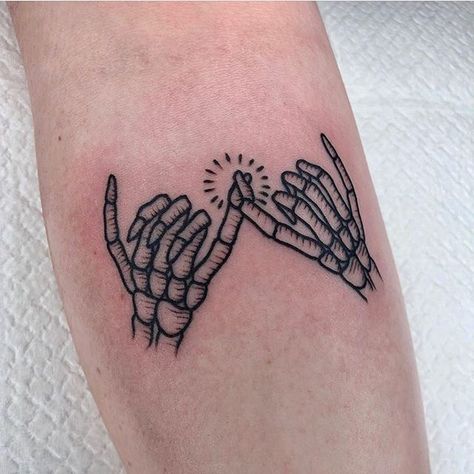 Mehndi Stencil, Best Friend Promise, Pinky Promise Tattoo, Geometric Tattoo Pattern, Cousin Tattoos, Promise Tattoo, Goth Tattoo, Line Work Tattoo, Tattoo Stencil