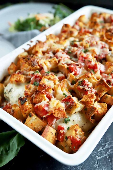 Bruschetta Chicken Casserole, Bruschetta Casserole, Appetizer Bruschetta, Baked Bruschetta, Chicken Bruschetta Casserole, Bruschetta Chicken Bake, Chicken Bruschetta Bake, Chicken Bruschetta Recipe, Chicken Bruschetta