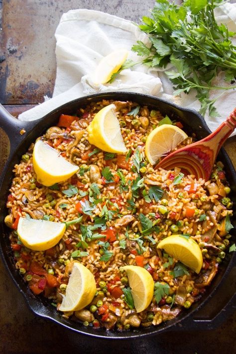 Vegan Paella, Vegetarian Paella, Riced Veggies, Paella Recipe, Meatless Dinner, Vegan Main Dishes, Healthy Food List, Vegan Dinner Recipes, Vegan Foods