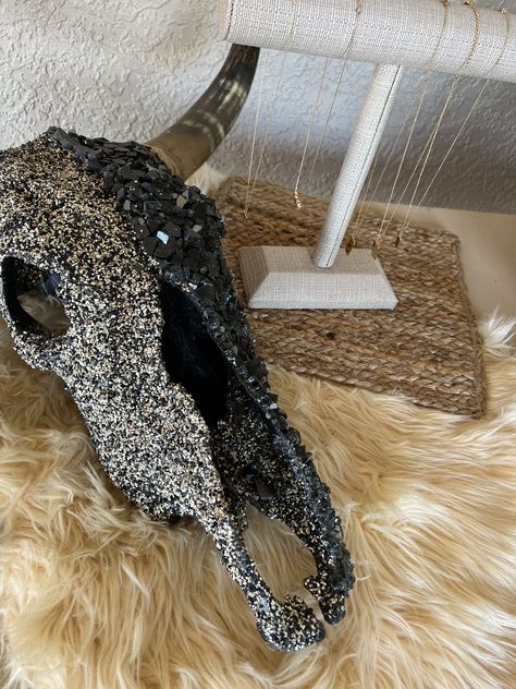 @kindleandbuck Animal Skull Decor, Animal Skull, Deer Skulls, Bull Skull, Skull Decor, Bull Skulls, Skull Head, Animal Skulls, Western Decor