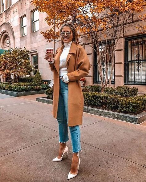 Cropped Jeans Outfit, Fall Fashion Coats, Outfit Jeans, Camel Coat, White Heels, Mode Inspo, Winter Mode, Looks Chic, 가을 패션