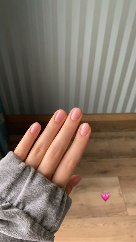 Simple Clean Nails, Subtle Manicure, Clean Manicure, Natural Nails Manicure, Subtle Nails, Pink Gel, Minimal Nails, Casual Nails, Blush Nails