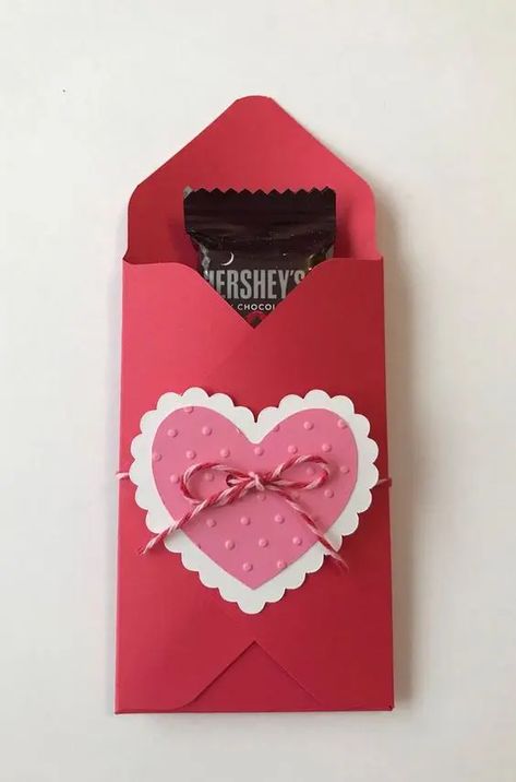 50+ Valentine's Day Crafts To DIY This Year At Home | Chasing Daisies Friend Valentine Gifts, Valentine Treat, Diy Gift Set, Astuces Diy, Cute Couple Gifts, Mia 3, Handmade Valentine, Valentine Treats, Diy Valentines Gifts