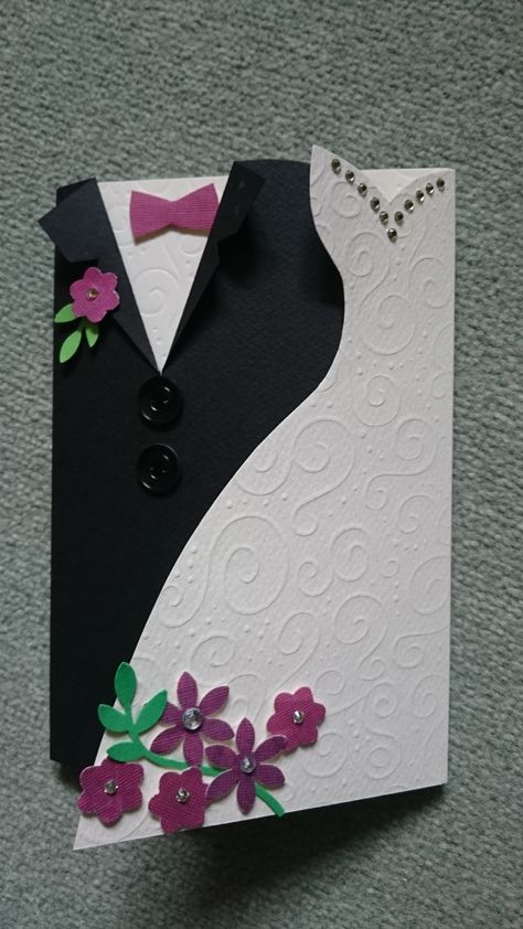 Wedding Dress Card, Handmade Wedding Cards Ideas Diy Simple, Wedding Card Ideas Handmade, Homemade Wedding Cards, Diy Wedding Card, Wedding Card Craft, Quilling Videos, Wedding Shower Cards, Anniversary Cards Handmade