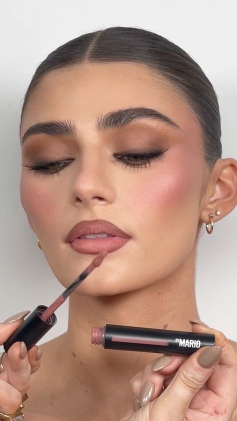 MAKEUP BY MARIO on Instagram: “@morgancunningham_ looks 🔥 wearing the #UltraSuede™️ Cozy Lip Creme in shade 'nude suede' and #UltraSuede™️ Sculpting Lip Pencil in shade…” Makeup By Mario Looks, Brown Matte Makeup Look, Mario Makeup, Nude Lip Makeup, Makeup By Mario, Lip Trends, Buy Makeup, Subtle Makeup, Blush Stick