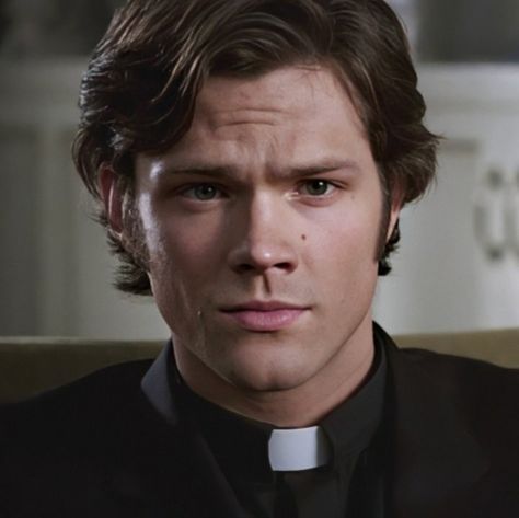 Priest Sam Winchester, Dean Winchester Priest, Sam Winchester Pfp, Supernatural Pfps, Sam Winchester Hair, Sam Winchester Icon, Sam Supernatural, Supernatural Cw, Supernatural Sam Winchester