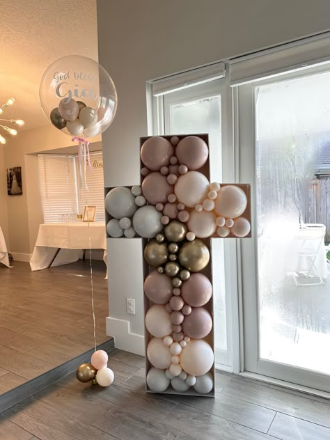 Cross Balloon Mosaic, Cross Balloon Garland, Baptism For Girls Decoration, Simple Baptism Decor, First Communion Balloons, Outdoor Baptism Party Ideas, Baptism Celebration Ideas, Baptism Party Ideas Girl, Adult Baptism Party Ideas