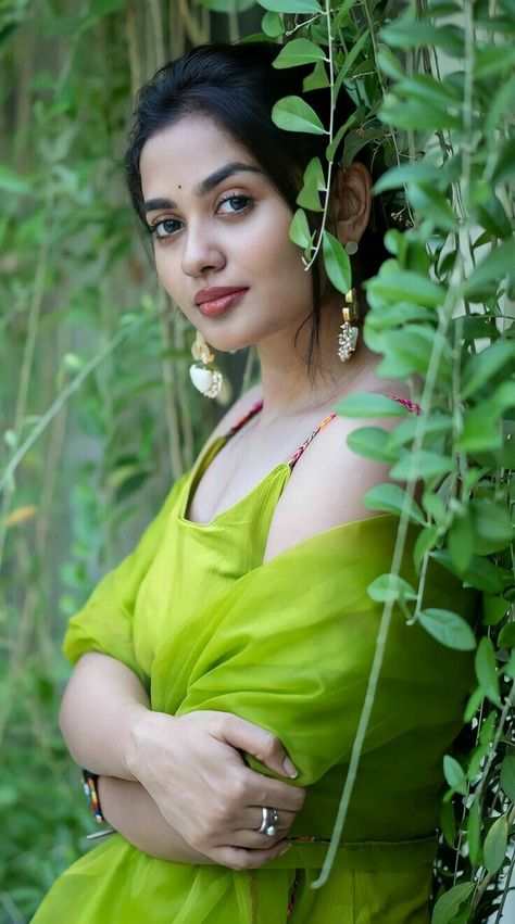 Teju Ashwini Hd Wallpaper, Teju Ashwini Hot Images, Heroines Photos Hd Full, Heroines Photos Hd, Teju Ashwini, Mehendi Photography, Heroines Photos, Closeup Photo, Set Saree