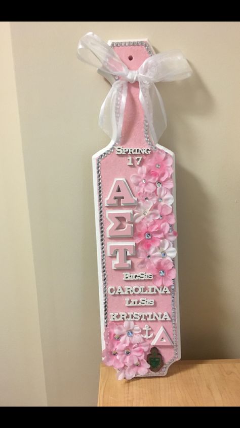 Sorirty Paddles Ideas, Paddle Decor Ideas, Sorority Big Paddles Ideas, Paddles For Sorority, Big Sorority Paddles, Cute Sorority Paddles Ideas, Paddle Sorority Ideas, Big And Little Paddles, Big Little Sorority Paddles