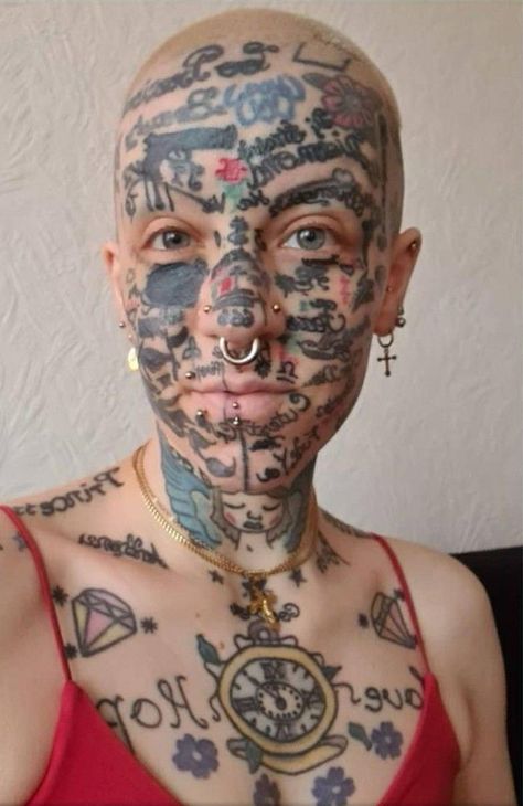 Body Modification Piercings, Face Tats, Girl Face Tattoo, Missing Person, Tattoed Women, Piercings For Girls, Bad Tattoos, Face Tattoos, Head Tattoos