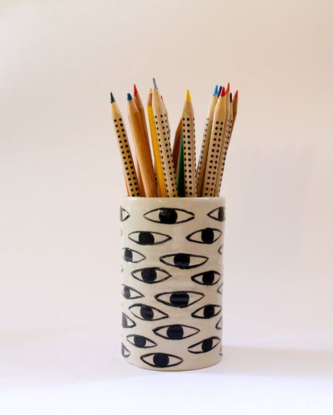 ceramic pencil holder Ceramic Pencil Holder, Eye Ceramic, Ceramic Pencil, Pencil Holder, Smart Phone, Ceramic Sculpture, Ceramic Pottery, Clay Crafts, Ceramic Art