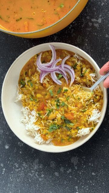 Tum Tak, Gujarati Dal, Bowl Of Rice, Gujarati Recipes, Indian Snack Recipes, Indian Cooking, Rice Bowls, The Recipe, Indian Food Recipes