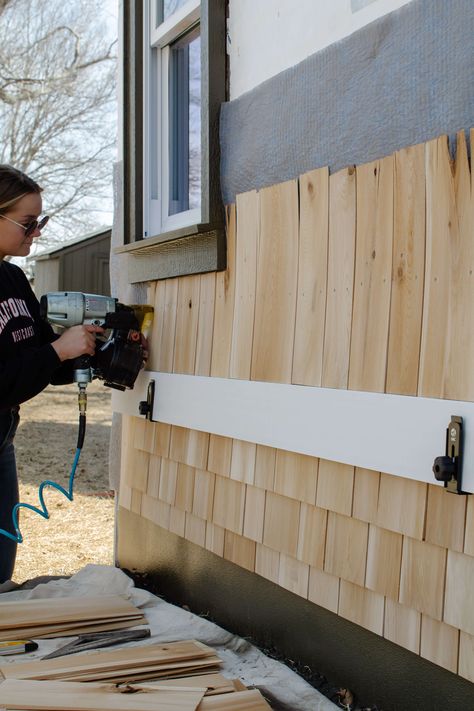 Shaker Siding Exterior, Cedar House Siding, Diy Siding, Cedar Siding Exterior, Wood Shingle Siding, Shaker Siding, Cedar Shake Shingles, Cedar Shingle Siding, Cedar Shake Siding