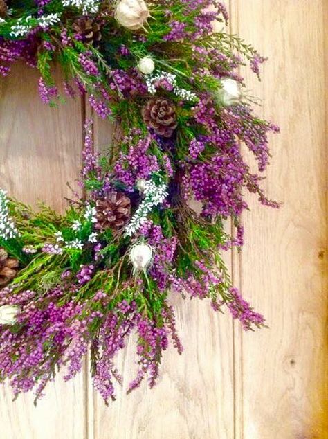 Heather Wreath, Xmas House, Spring Flower Wreath, House Decorations, Ceiling Decor, Flower Wreath, Spring Wreath, Spring Flowers, Dried Flowers