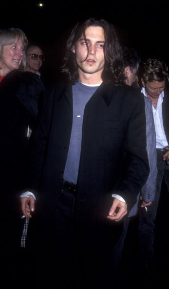 🌿yAy🌿 Johnny Depp Long Hair, 90s Hollywood, Johnny And Winona, 90s Johnny Depp, John Depp, جوني ديب, Johnny Depp Style, Young Johnny Depp, Johnny Depp Pictures