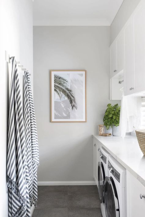 Laundry Splashback Ideas - Style Sourcebook Hamptons Laundry, Small Laundry Ideas, Laundry Splashback, Scandinavian Laundry Room, Hamptons Style Laundry, Rye Beach, Washing Area, Splashback Ideas, Upholstered Bedhead