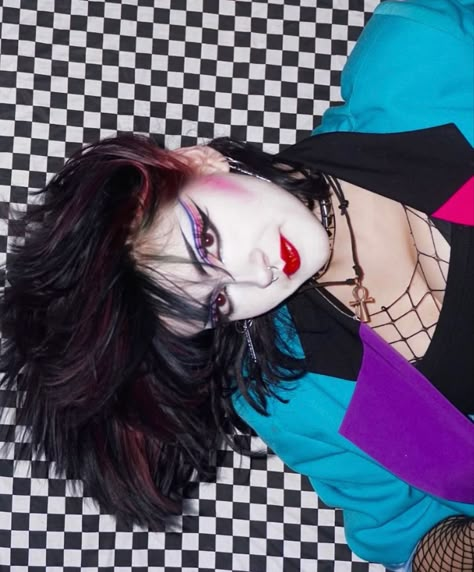 From @ likesomenewromantic on Instagram 80s New Wave Aesthetic, New Wave Makeup 80s, Goth Maximalism, New Wave Fashion 80s, 80s New Wave Fashion, New Wave Makeup, New Wave Aesthetic, Wave Makeup, New Wave 80s