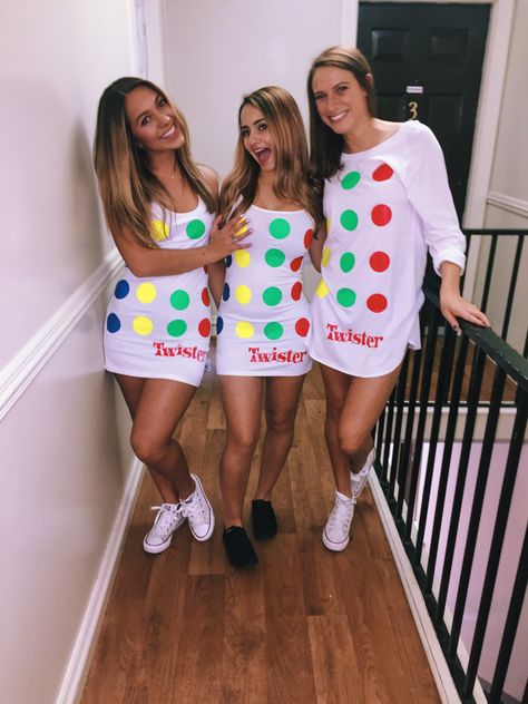 Twister Costume Women, Board Game Halloween Costume Ideas, Halloween Costumes Board Games, Twister Costume Diy, Twister Halloween Costume, Twisters Costume, Board Game Characters Costumes, Twister Costume, Twister Halloween