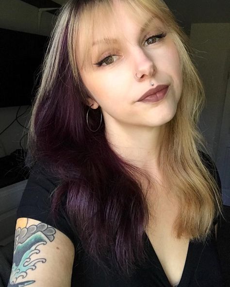 #hair #haircolour #haircolorideas #blockedhair #purplehairideas #splitdyedhair #splitdye Dark Purple Blonde Hair, Split Dye Brown And Purple, Purple Blonde Hair, Split Dyed Hair, Split Hair, Dark Purple, Purple Hair, Blonde Hair, Dye