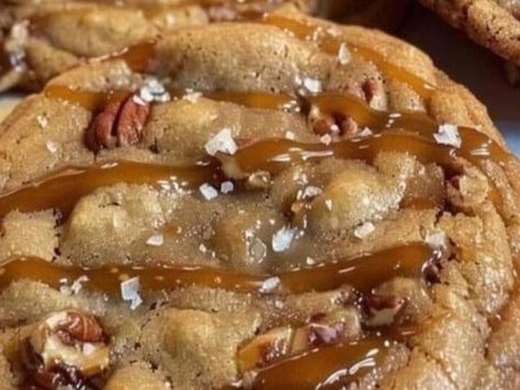 Gooey, Sweet, and Salty: Salted Caramel Pecan Chocolate Chip Cookies to Try Today - NewsBreak Fried Cheese Bites, Pecan Chocolate Chip Cookies, Easy Strawberry Jam, Cookie Dough Filling, Pecan Chocolate, Recipes On A Budget, Chocolate Chip Pecan Cookies, Chocolate Chip Cookies Ingredients, Recipes With Marshmallows