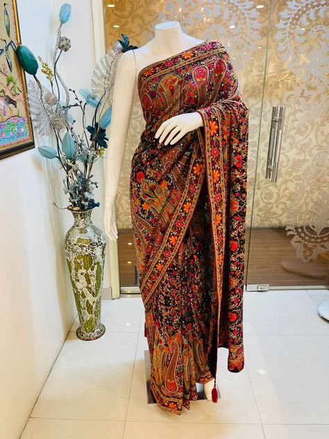 Kashmiri Embroidery Saree, Kashmiri Hand Embroidery, Hand Embroidery Saree, Kashmiri Embroidery, Diwali Dresses, Bride Jacket, Anarkali Lehenga, Wedding Sherwani, Traditional Outfit