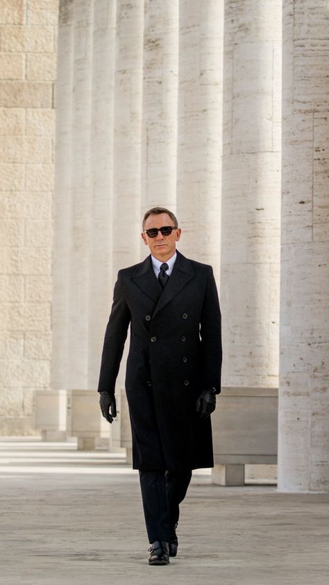 James Bond Aesthetic, 007 Aesthetic, James Bond Outfits, Daniel Craig Style, Bond Outfits, Bond Suits, Bond Style, David Beckham Style, James Bond Style