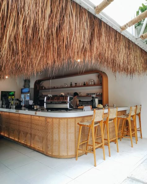 Boho Bar, Outdoor Restaurant Design, Coffee Shop Interior Design, Bamboo Bar, Beach Cafe, Resort Design, Outdoor Cafe, Lounge Design, Beach House Design